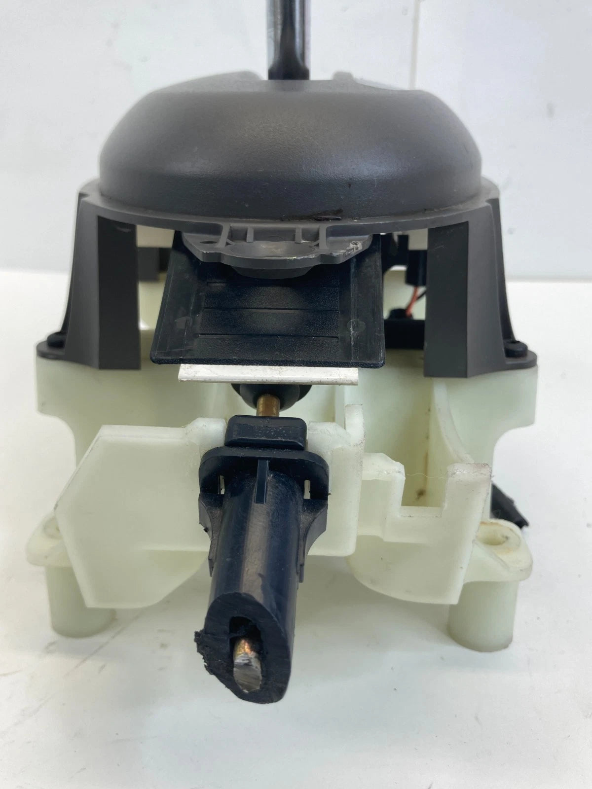 2003-2010 CHRYSLER PT CRUISER 2.4L AUTOMATIC TRANS GEAR SHIFTER LEVER ASSY OEM