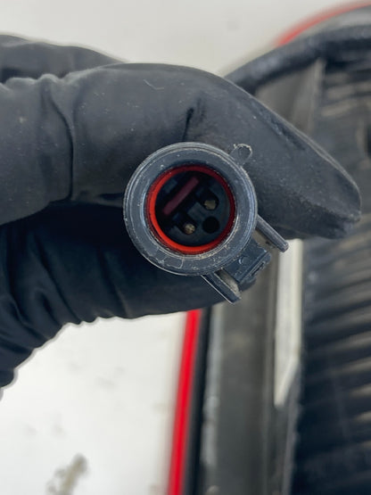 2002-2006 Lincoln Navigator Rear Left Side Inner Taillight Tail Light 44ZG-11115