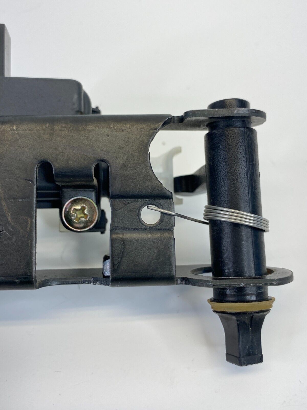 2003-2012 Land Rover Range Rover Trunk Left Tailgate Lock Latch Actuator Switch