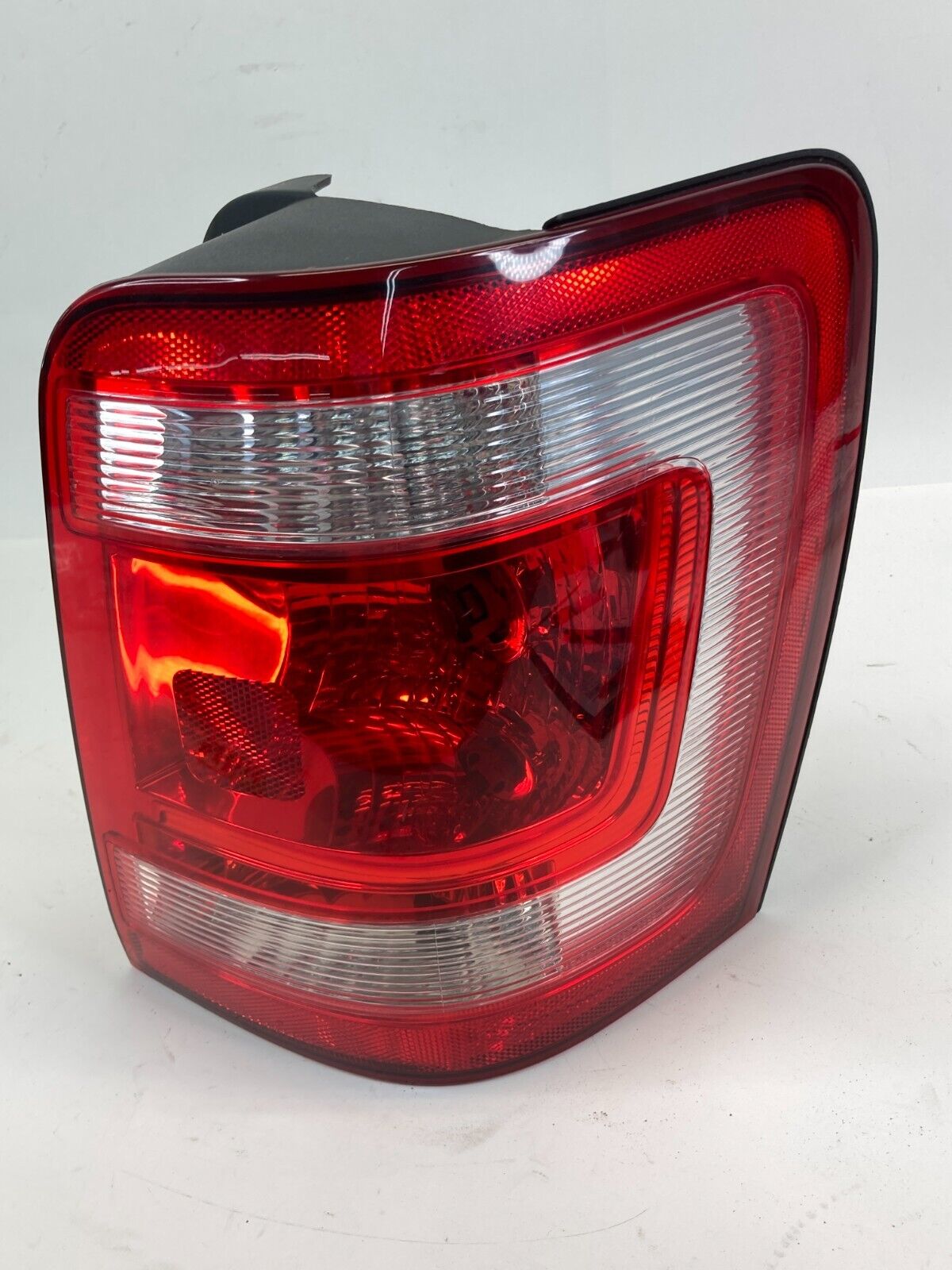 2008-2012 Ford Escape Right Passenger Tail Light Taillight Taillamp 8L8413B504A