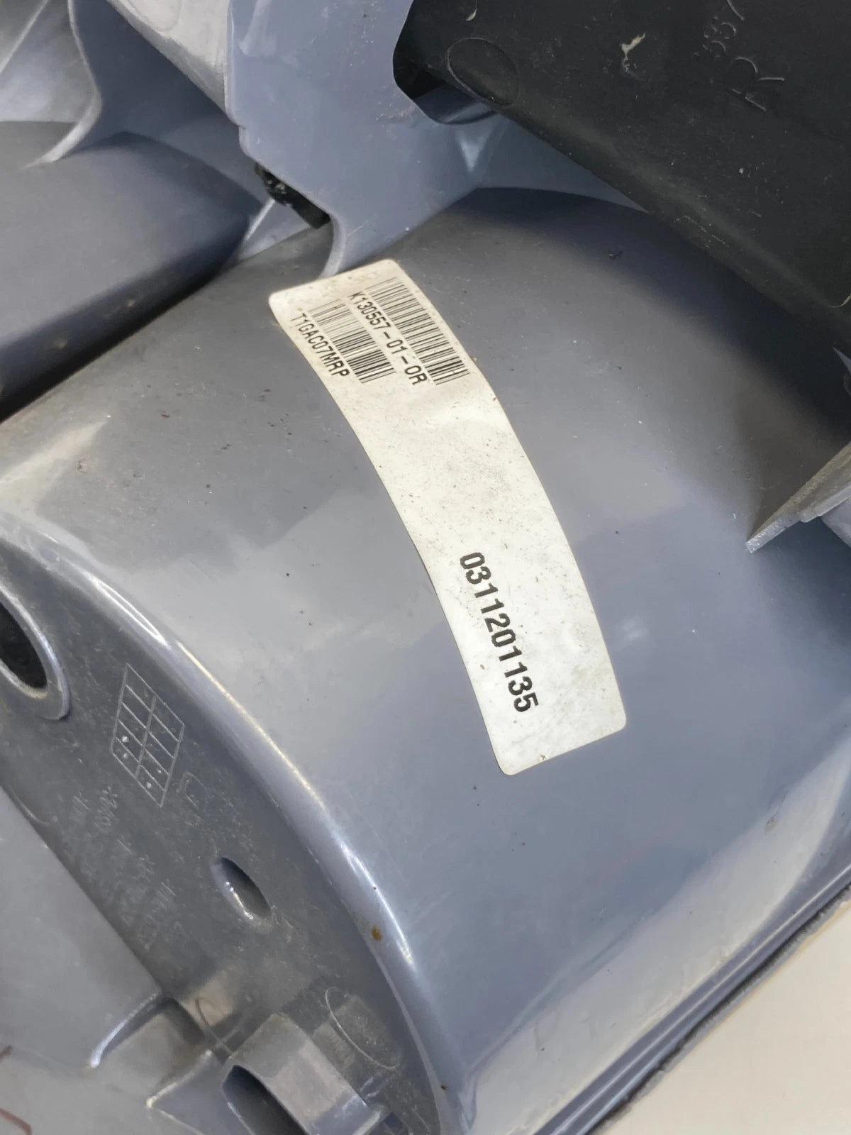 2007-2012 GMC ACADIA REAR RIGHT SIDE TAIL LIGHT OUTER TAILLIGHT LAMP OEM