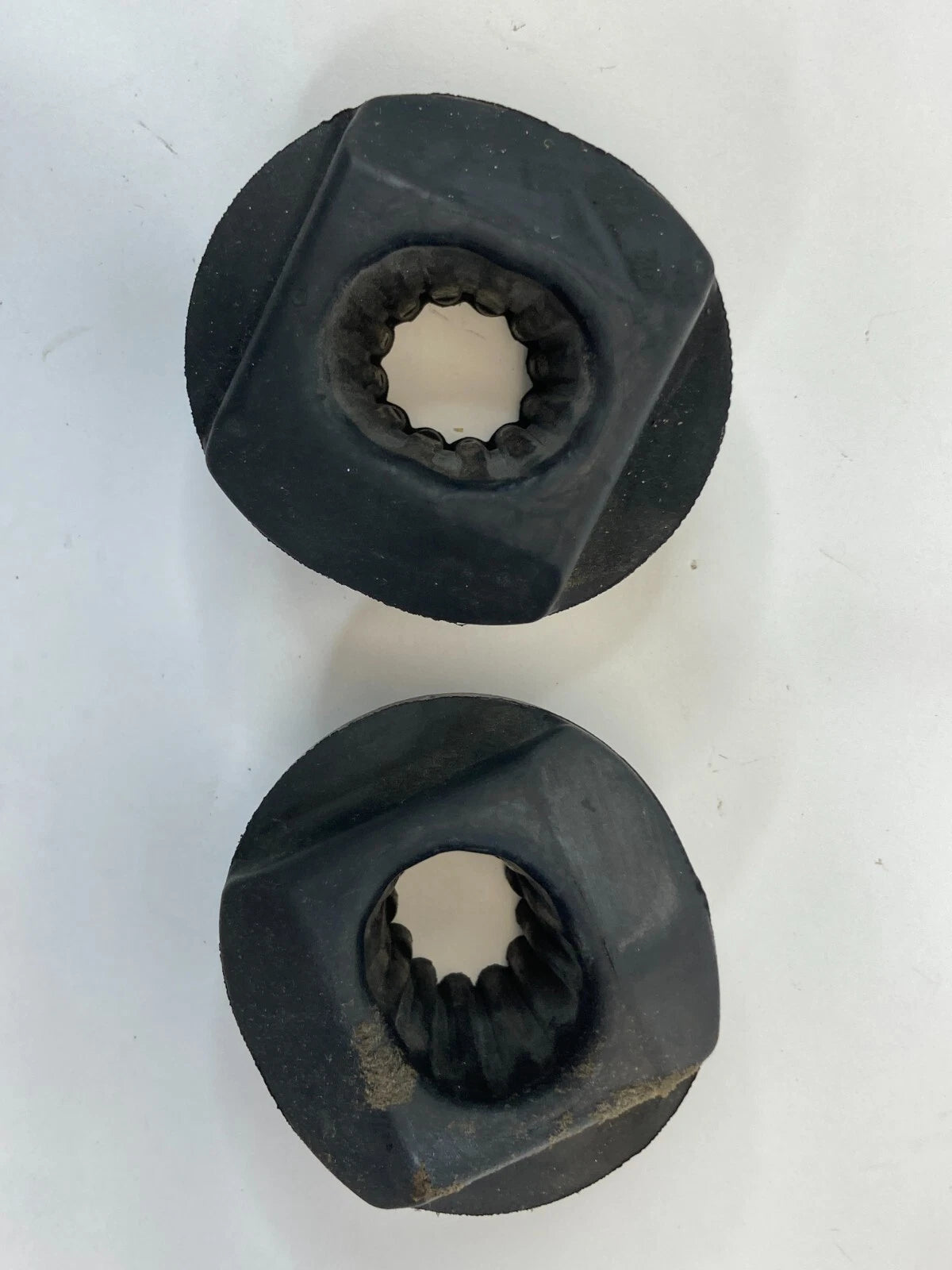 2009-2015 JAGUAR XF RADIATOR HOLDER RUBBER MOUNT BUSHING INSULATOR PAIR SET