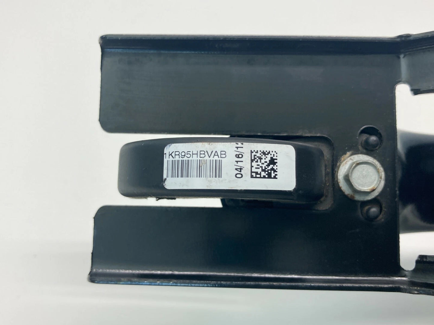 2011-2014 AVENGER CHRYSLER 200 FRONT LEFT EXTERIOR DOOR HANDLE 1KR95HBVAB OEM