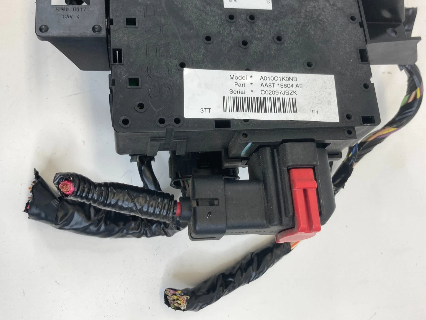 2010-2012 LINCOLN MKT 09-12 FLEX MULTIFUNCTION FUSE BOX JUNCTION AA8T-15604-AE