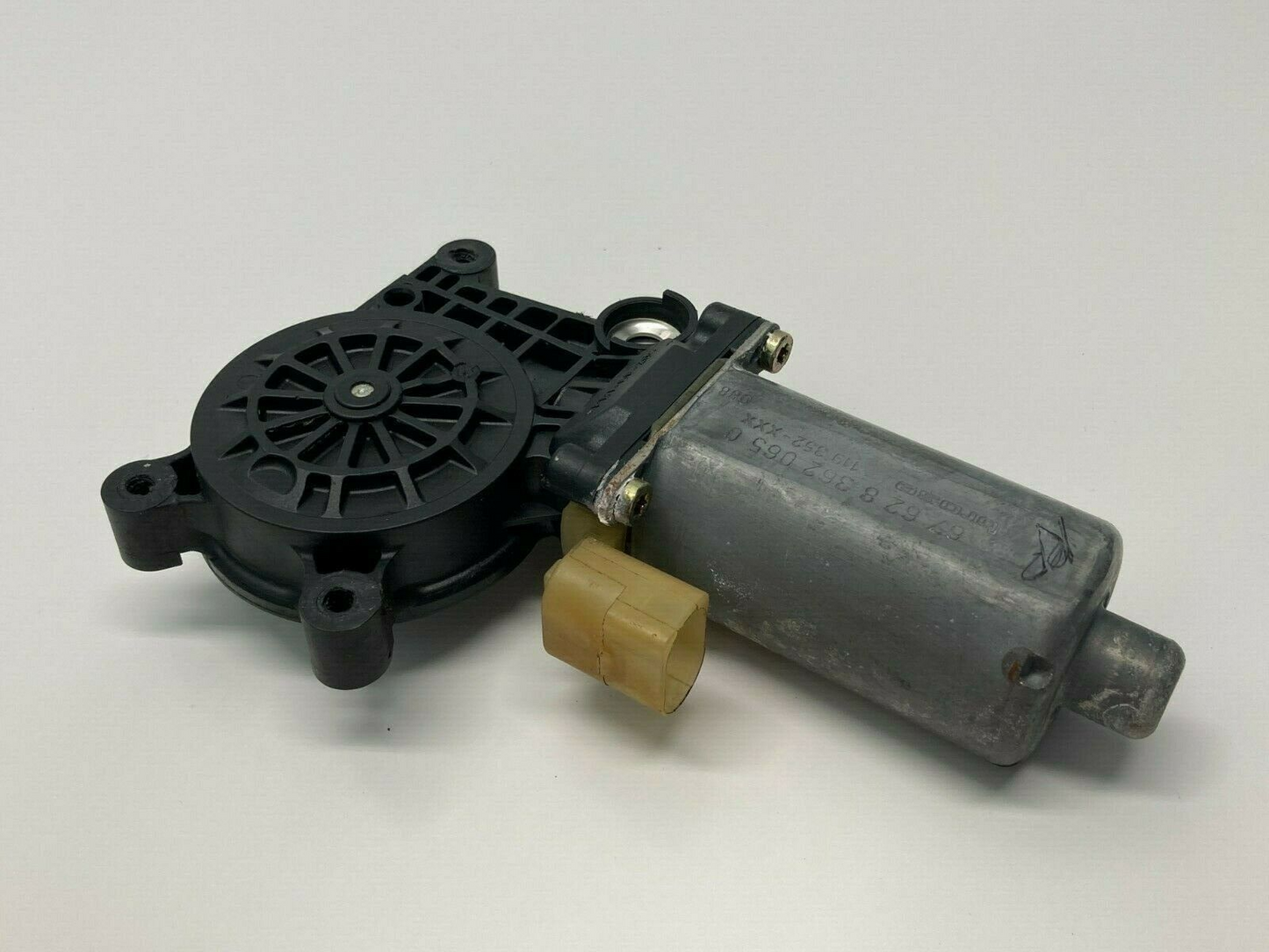 01 02 03 04 05 BMW 325i Rear Right Side Power Window Motor 67628362065 OEM