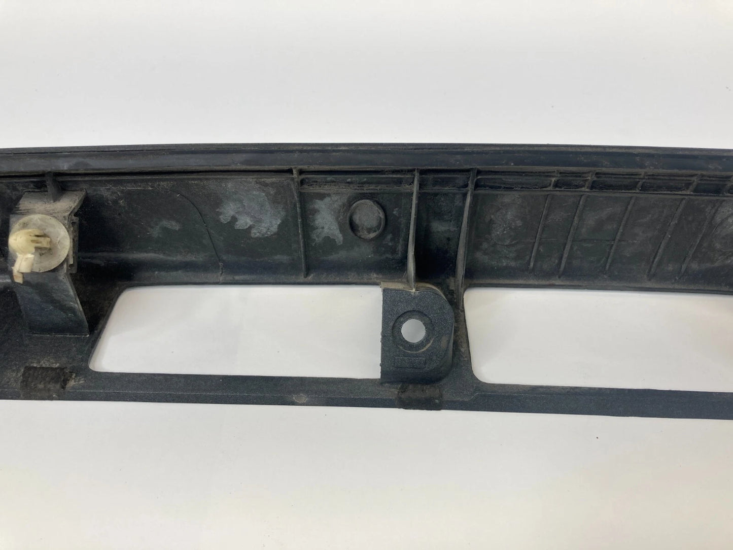 07-11 HYUNDAI ACCENT REAR TAILGATE LIFTGATE HATCH MOLDING TRIM COVER 87370-1E210