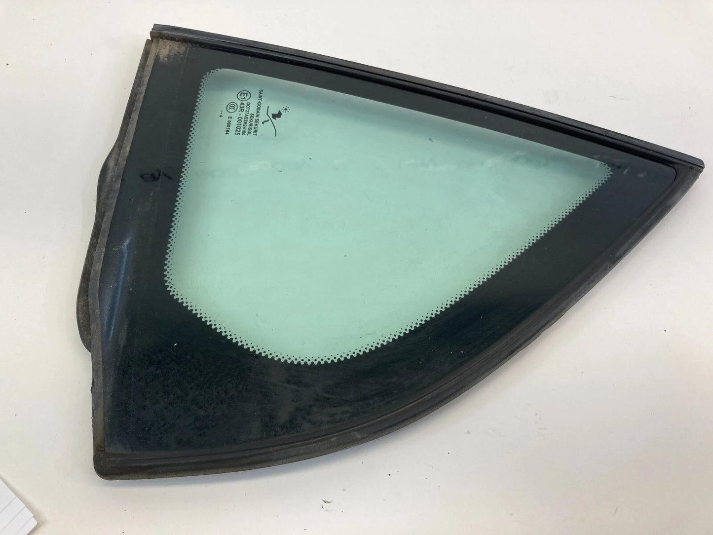 03-11 SAAB 9-3 REAR LEFT DRIVER SIDE DOOR VENT WINDOW QUARTER GLASS 12804489 OEM