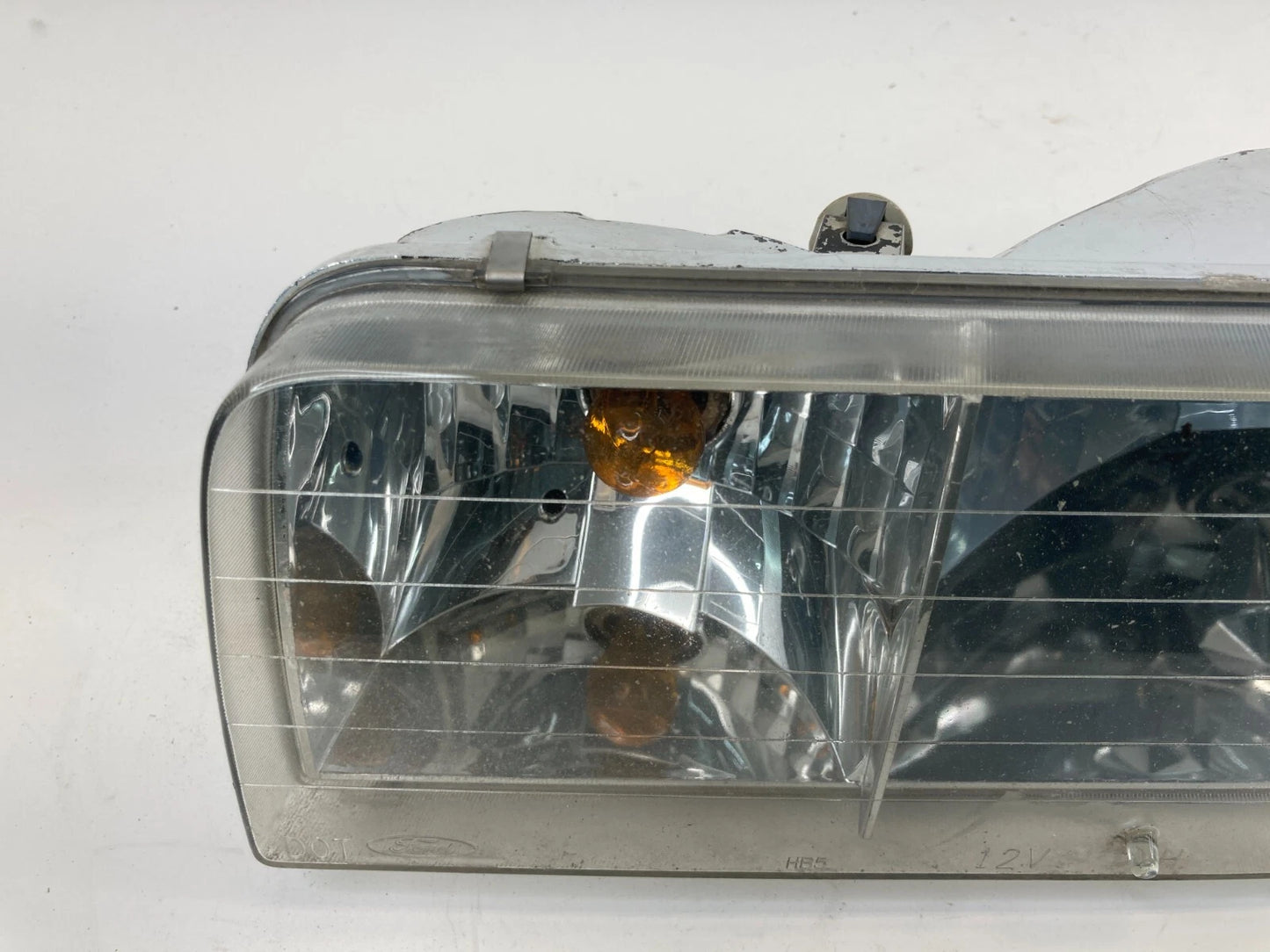 1995 1996 1997 LINCOLN TOWN CAR FRONT LEFT DRIVER HEADLIGHT HEADLAMP OEM