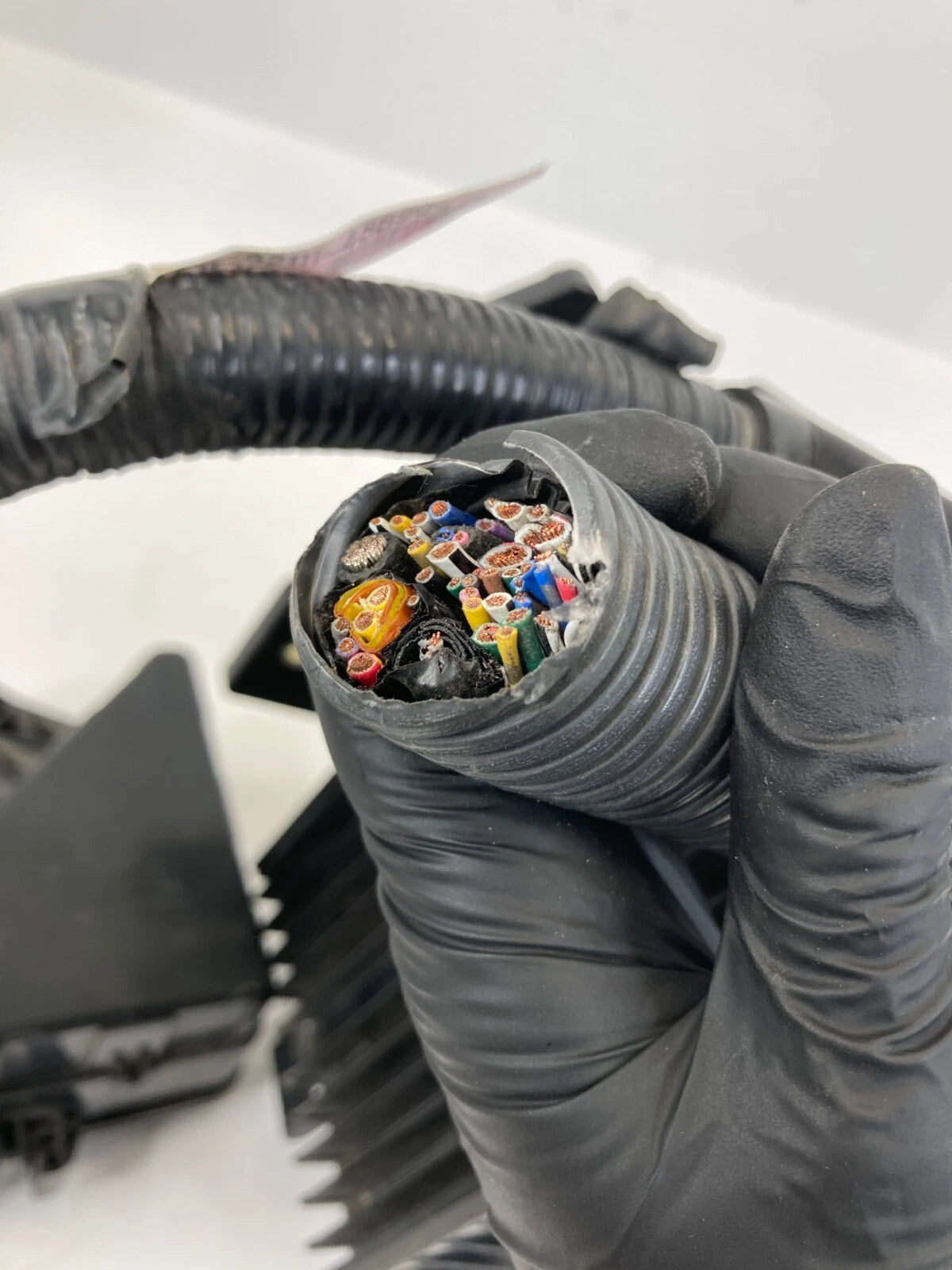 06 07 TOYOTA HIGHLANDER 3.3L HYBRID ENGINE JUNCTION FUSE RELAY BOX 82815-48260