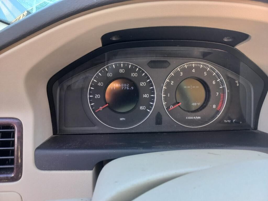 08 09 Volvo XC70 Instrument Cluster Speedometer Gauges 186.882K Miles 36000413