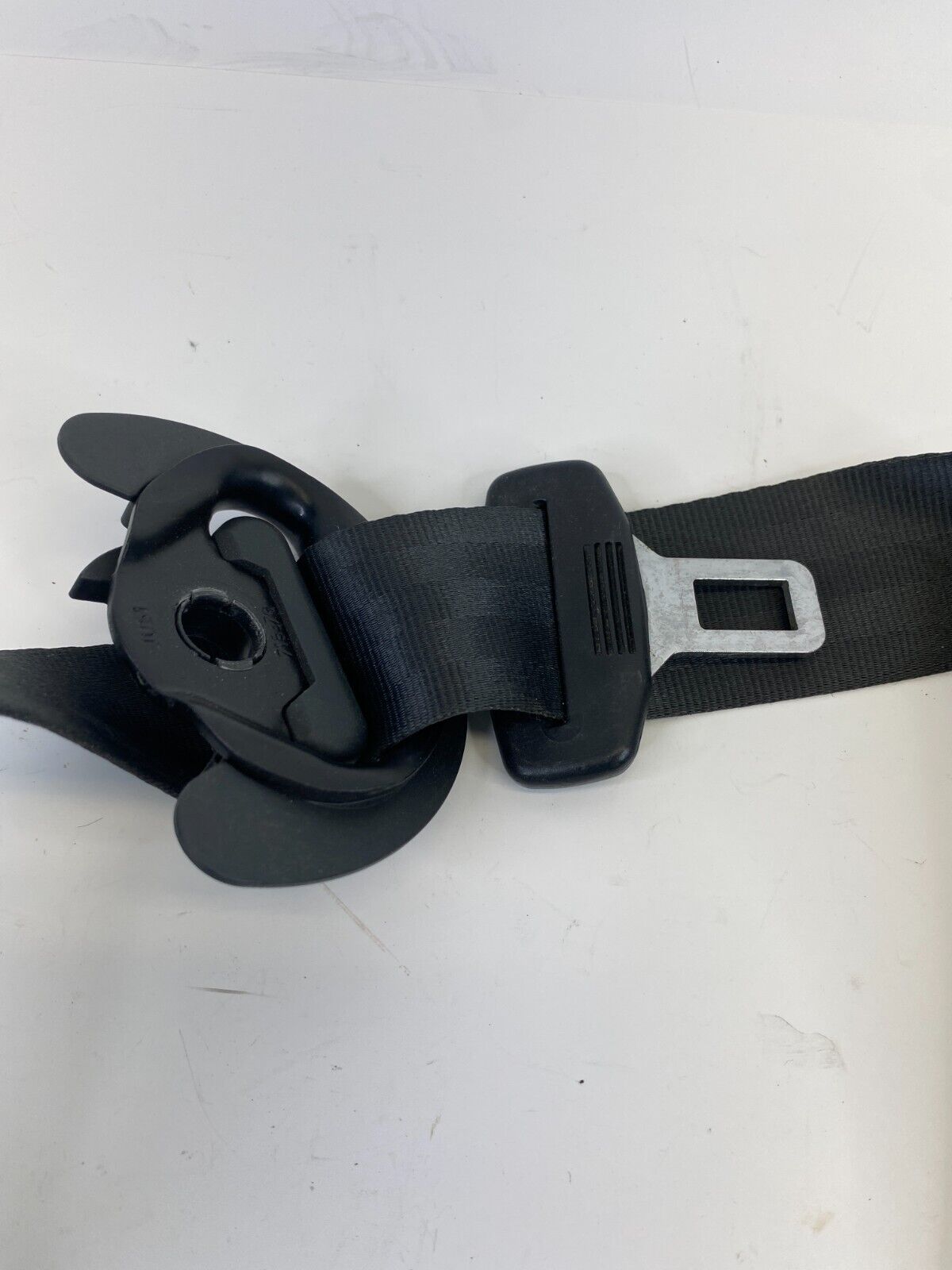 09-17 Volkswagen CC Front Right Seat Belt Retractor Assembly 3C1-857-706-M OEM