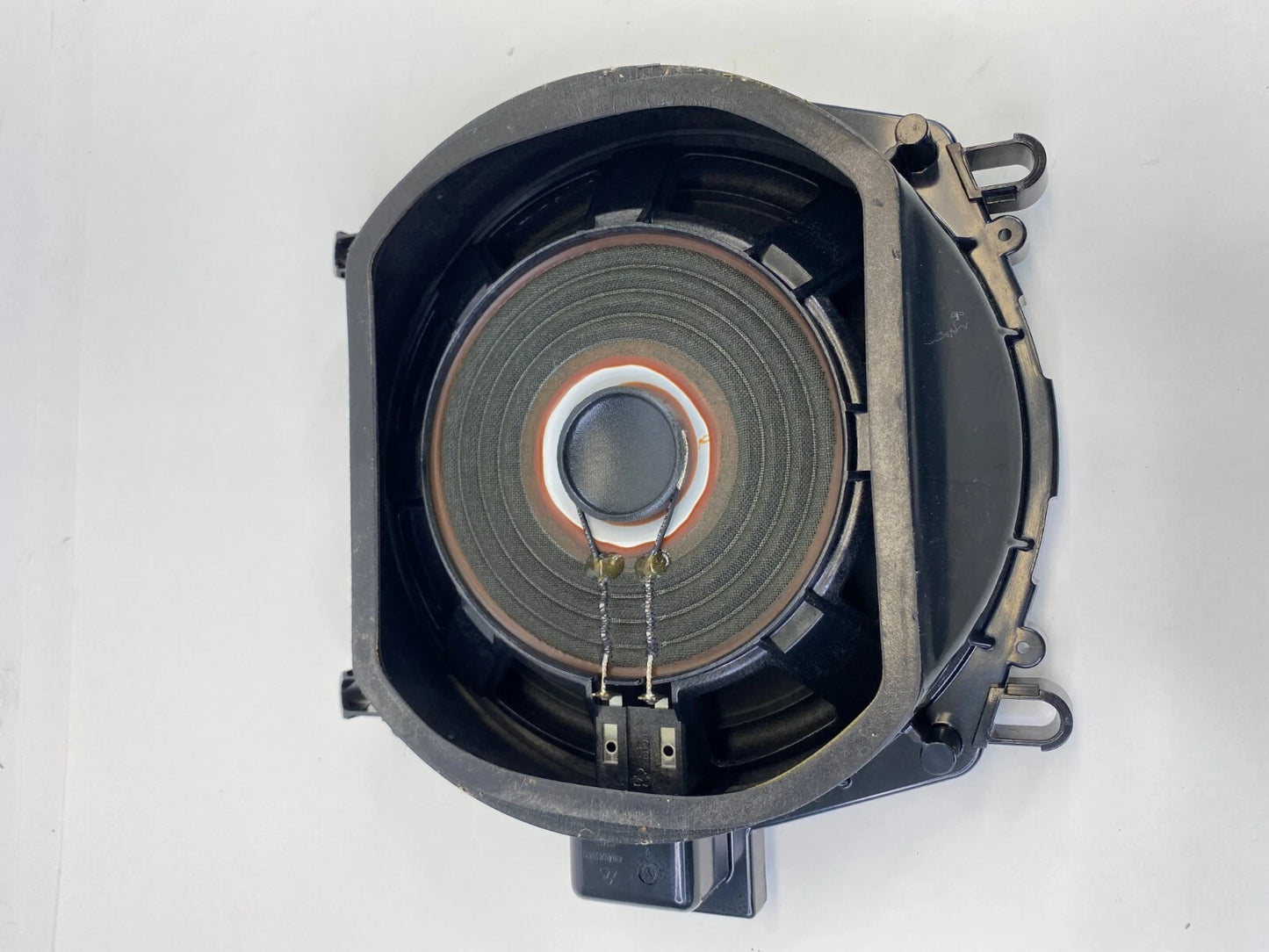 2011-2014 BMW X3 FRONT LEFT SUBWOOFER SPEAKER UNDER SEAT UNIT 4304-078-61621 OEM