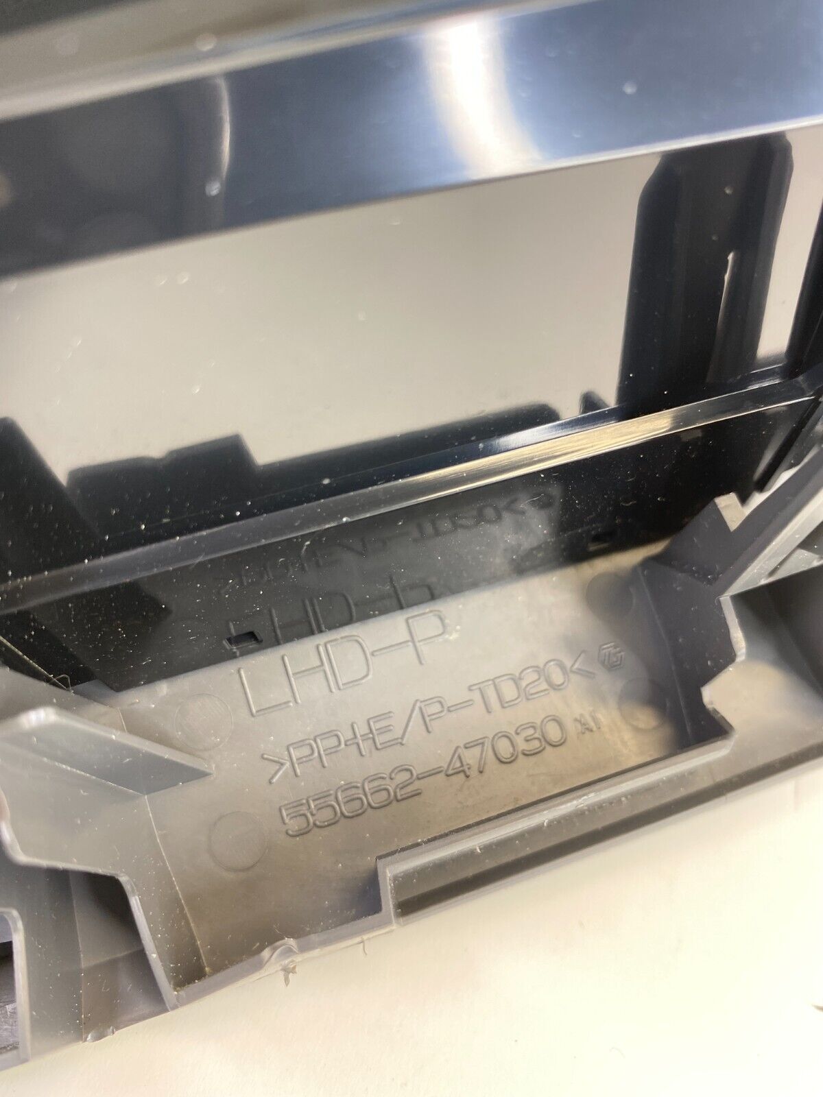 2010-2015 Toyota Prius Dash Right Side Air Vent Grille Outlet 55662-47030 OEM