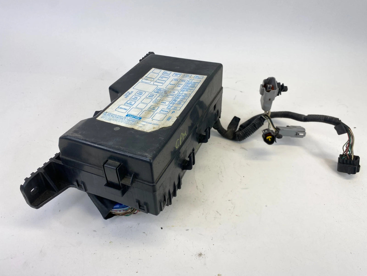 1992-2002 ISUZU TROOPER ENGINE FUSE AND RELAY BLOCK BOX ASSEMBLY OEM