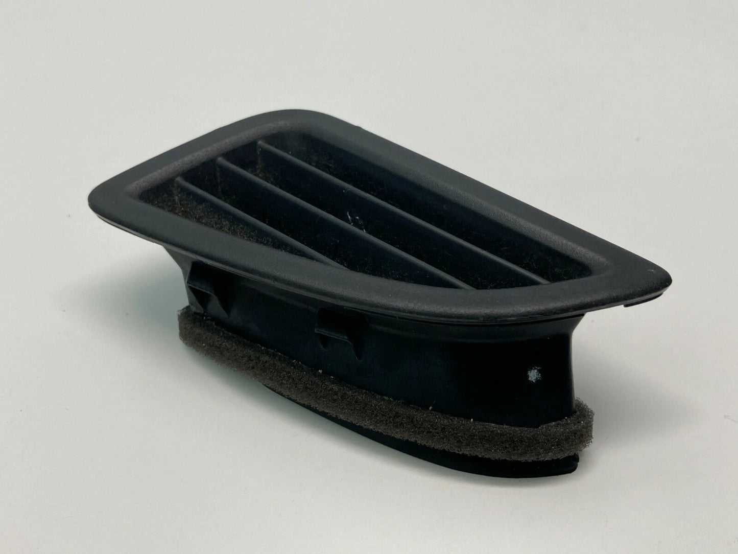 11-16 HYUNDAI ELANTRA DASH FRONT RIGHT VENT DEFROSTER NOZZLE GRILL 973953Y000