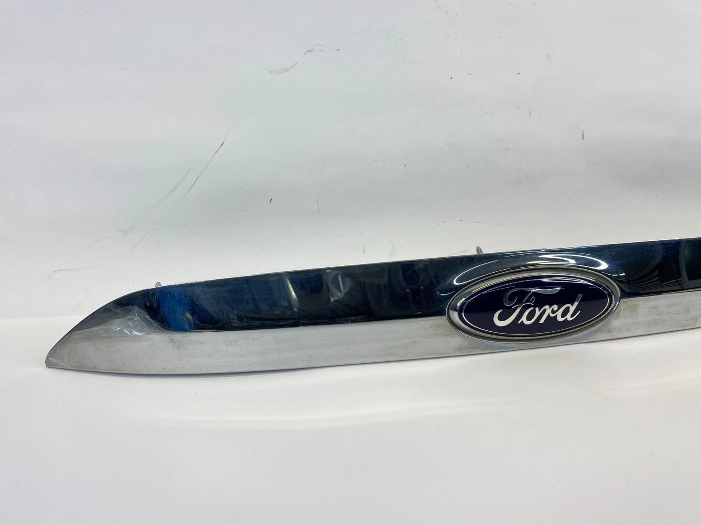 2013-2016 FORD ESCAPE LIFTGATE TAILGATE MOLDING TRIM LICENSE PANEL W/O CAMERA