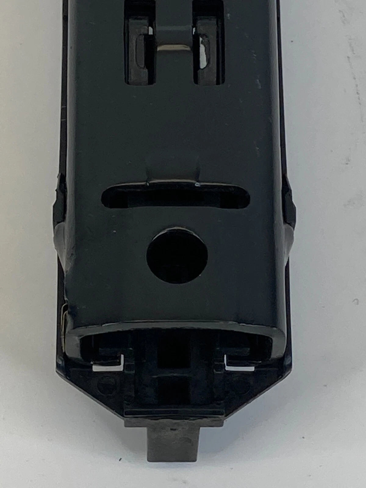 2006-2010 VOLKSWAGEN JETTA FRONT RIGHT PASSENGER SIDE SEAT BELT ADJUSTER HEIGHT