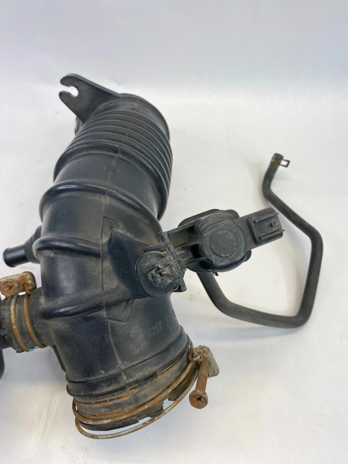 2006-2008 TOYOTA RAV4 2.4L ENGINE AIR INTAKE DUCT TUBE RESONATOR HOSE OEM