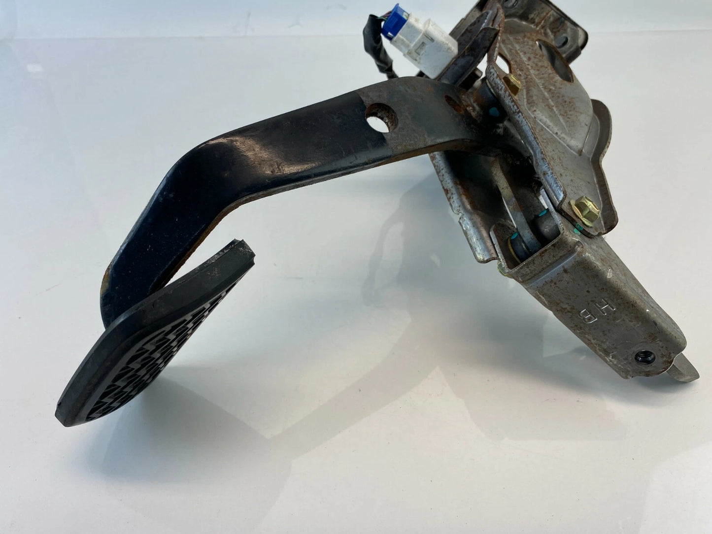 2003-2009 TOYOTA 4RUNNER PARKING EMERGENCY BRAKE PEDAL ASSEMBLY LEVER MOUNT OEM
