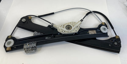 2004-2007 BMW 525i 530i Sedan Front Right Side Power Door Window Regulator