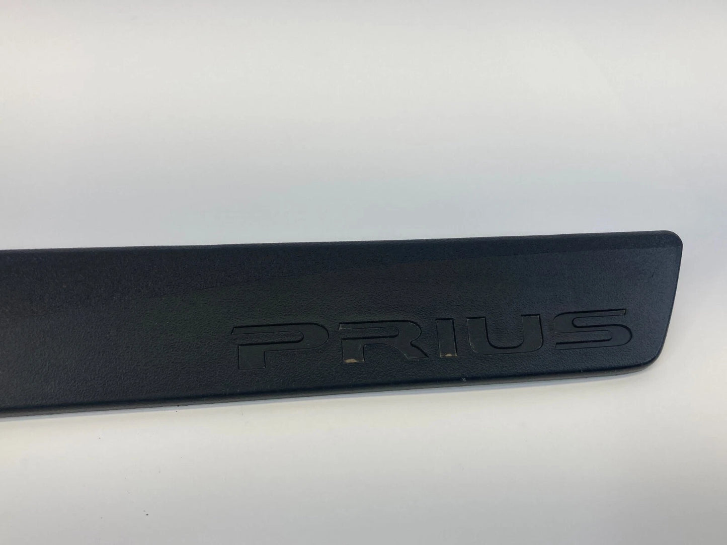 2010-2015 TOYOTA PRIUS FRONT LEFT DRIVER DOOR SCUFF PLATE STEP TRIM 67911-47030