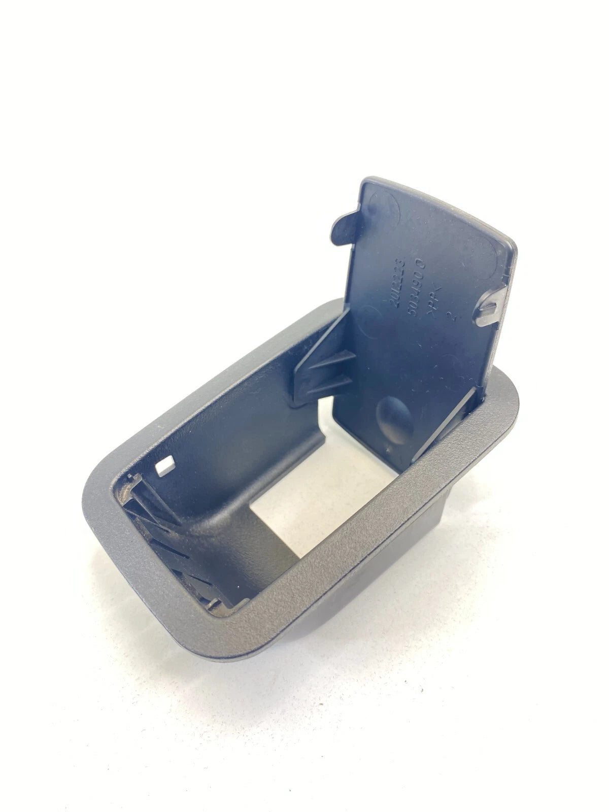 11-19 CHEVY CRUZE 13-19 ATS REAR SEAT CHILD SAFETY ANCHOR HOOK COVER CAP 5034901
