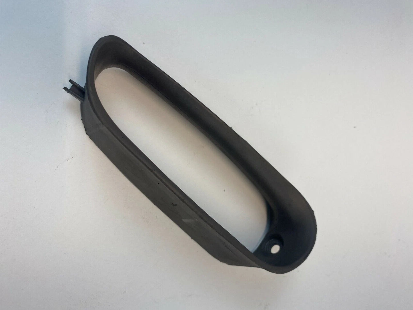 2000 2001 AUDI A4 SEDAN REAR RIGHT PASSENGER SIDE INNER DOOR PULL HANDLE TRIM