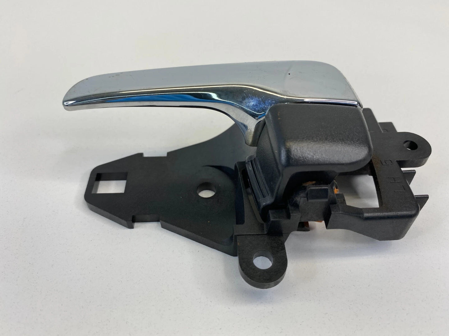 2007-2013 MITSUBISHI OUTLANDER REAR LEFT SIDE INTERIOR DOOR HANDLE ASSEMBLY OEM