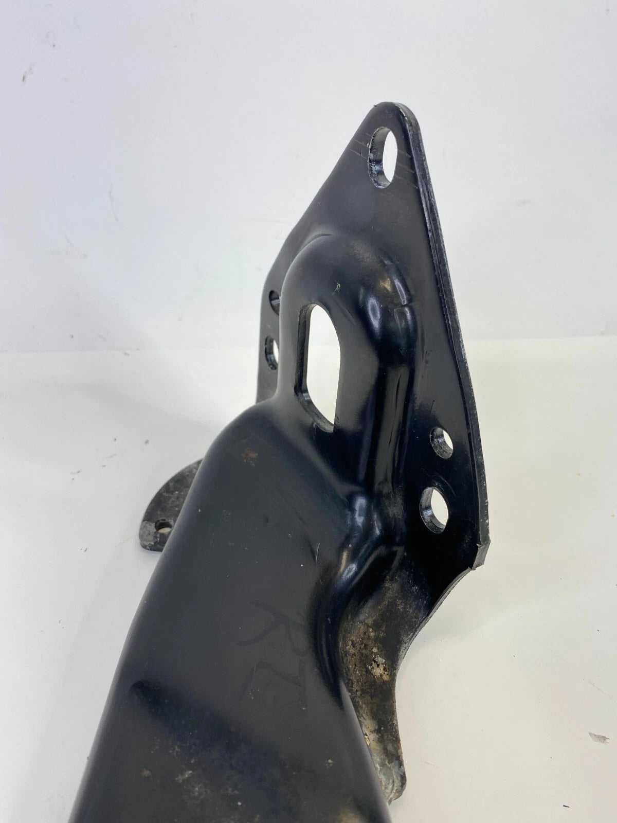 2005-2007 HONDA ODYSSEY REAR LEFT SLIDING DOOR LOWER BRACKET ROLLER ASSEMBLY OEM