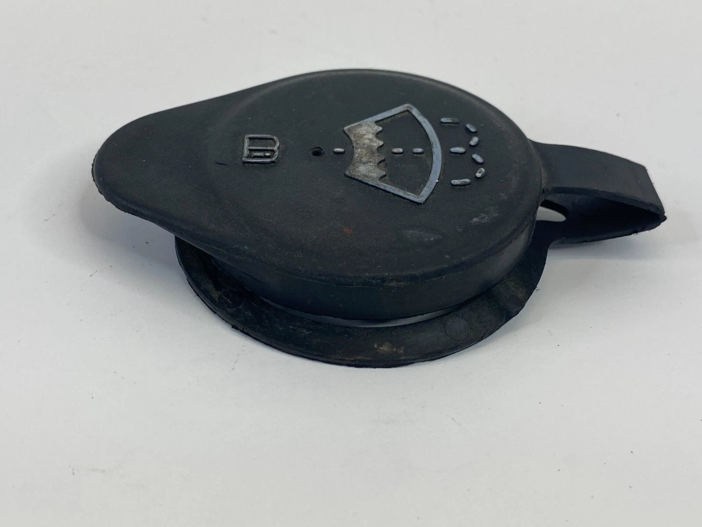 09-17 CHEVY TRAVERSE 02-14 CADILLAC ESCALADE WIPER WASHER FLUID RESERVOIR CAP