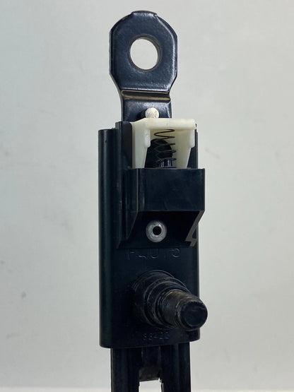 2006-2010 HYUNDAI SONATA SEDAN FRONT LEFT DRIVER SIDE SEAT BELT HEIGHT ADJUSTER