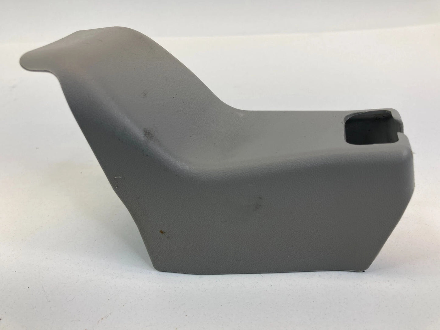 09-13 SUBARU FORESTER RIGHT OUTER SEAT TRACK END COVER TRIM CAP 64115SC020 OEM