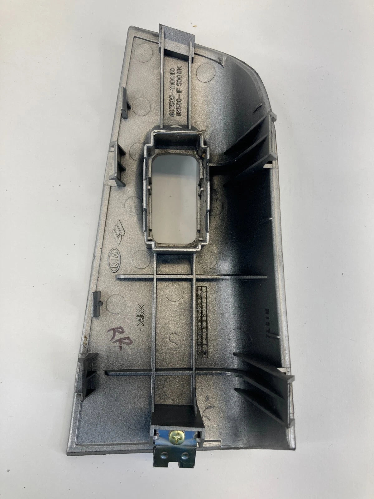 2005-2010 KIA SPORTAGE REAR RIGHT SIDE DOOR WINDOW SWITCH BEZEL 483525-1110 OEM
