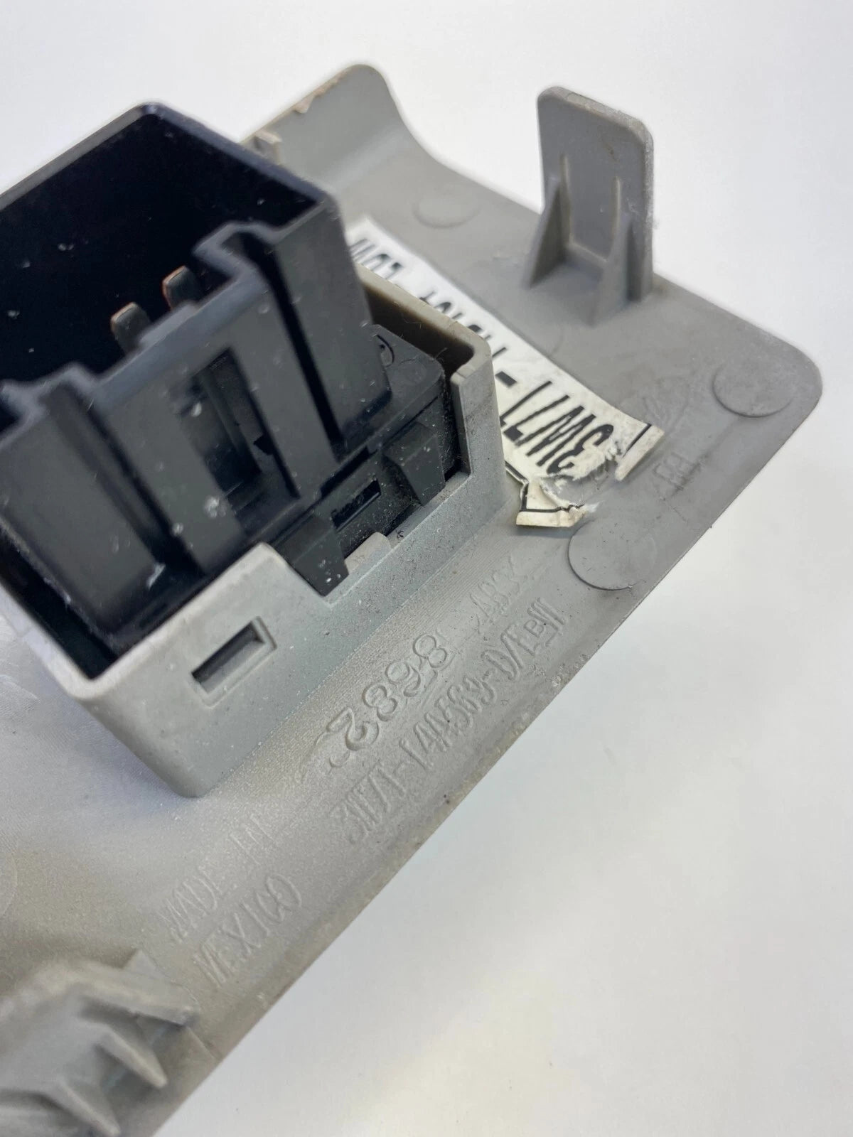 2003-2008 FORD CROWN VICTORIA REAR RIGHT DOOR WINDOW SWITCH 3W7T-14B134-EDW