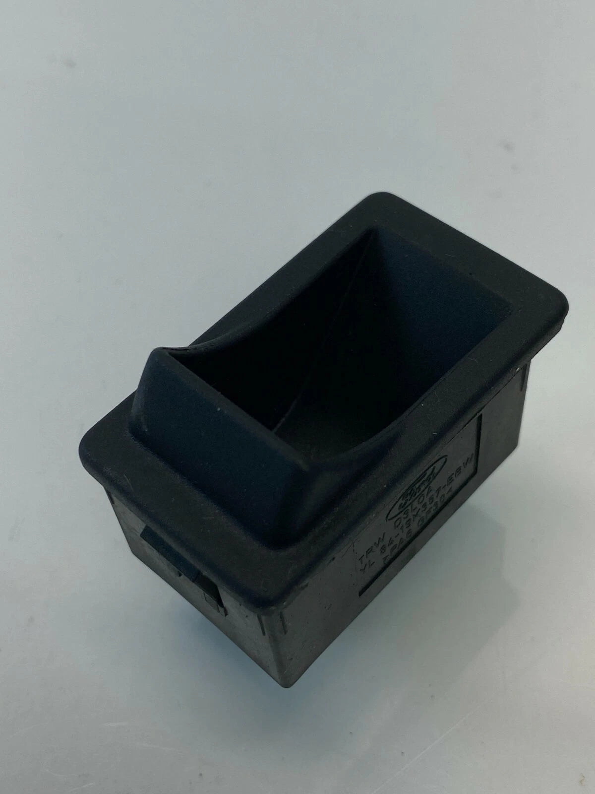 2005-2007 MERCURY MARINER DASHBOARD COIN BIN HOLDER TRAY YL84-19K357-EBW OEM