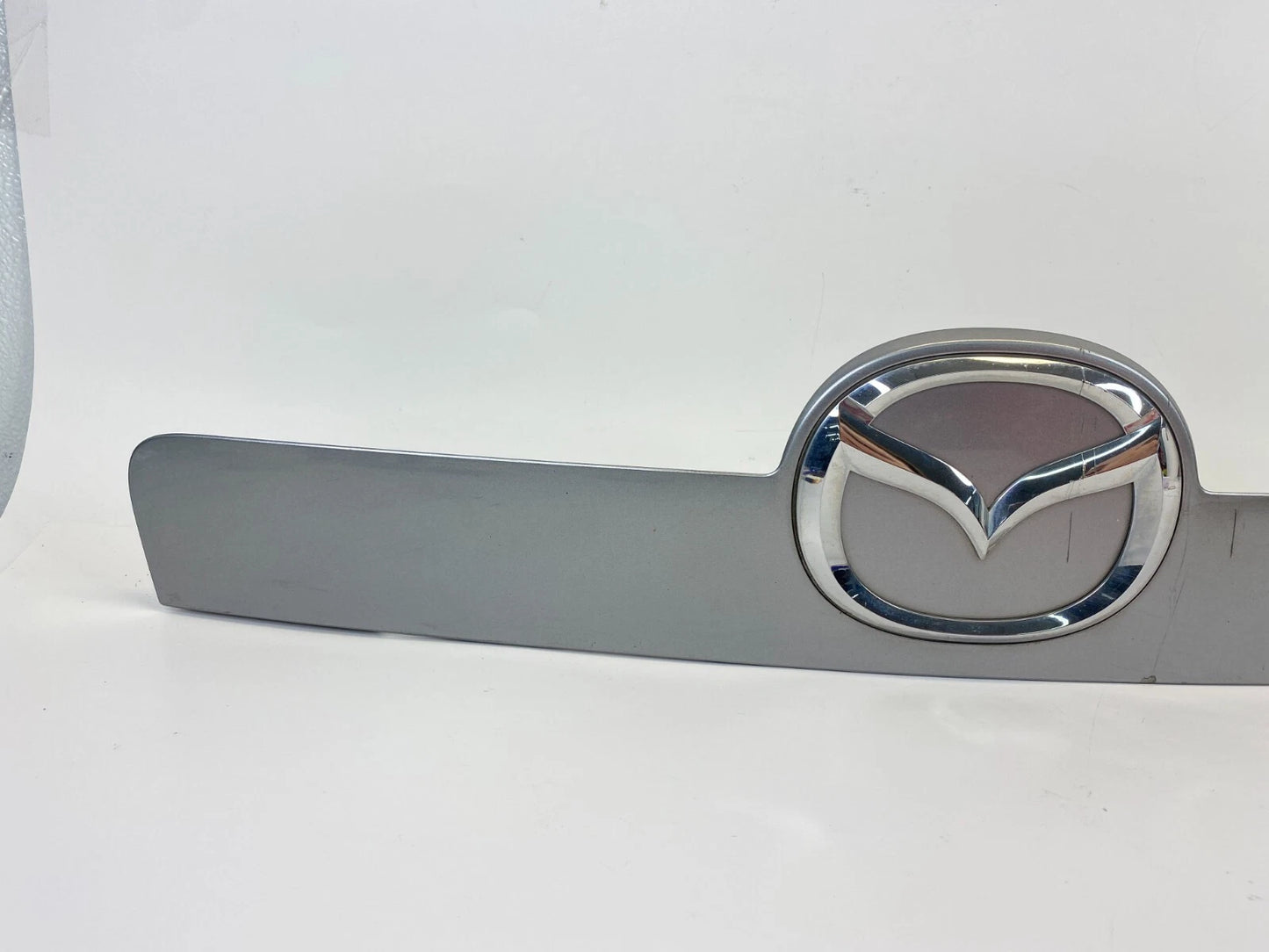 10-12 MAZDA CX-7 LIFTGATE TAILGATE TRUNK LID LICENSE LIGHT PLATE FINISH MOLDING