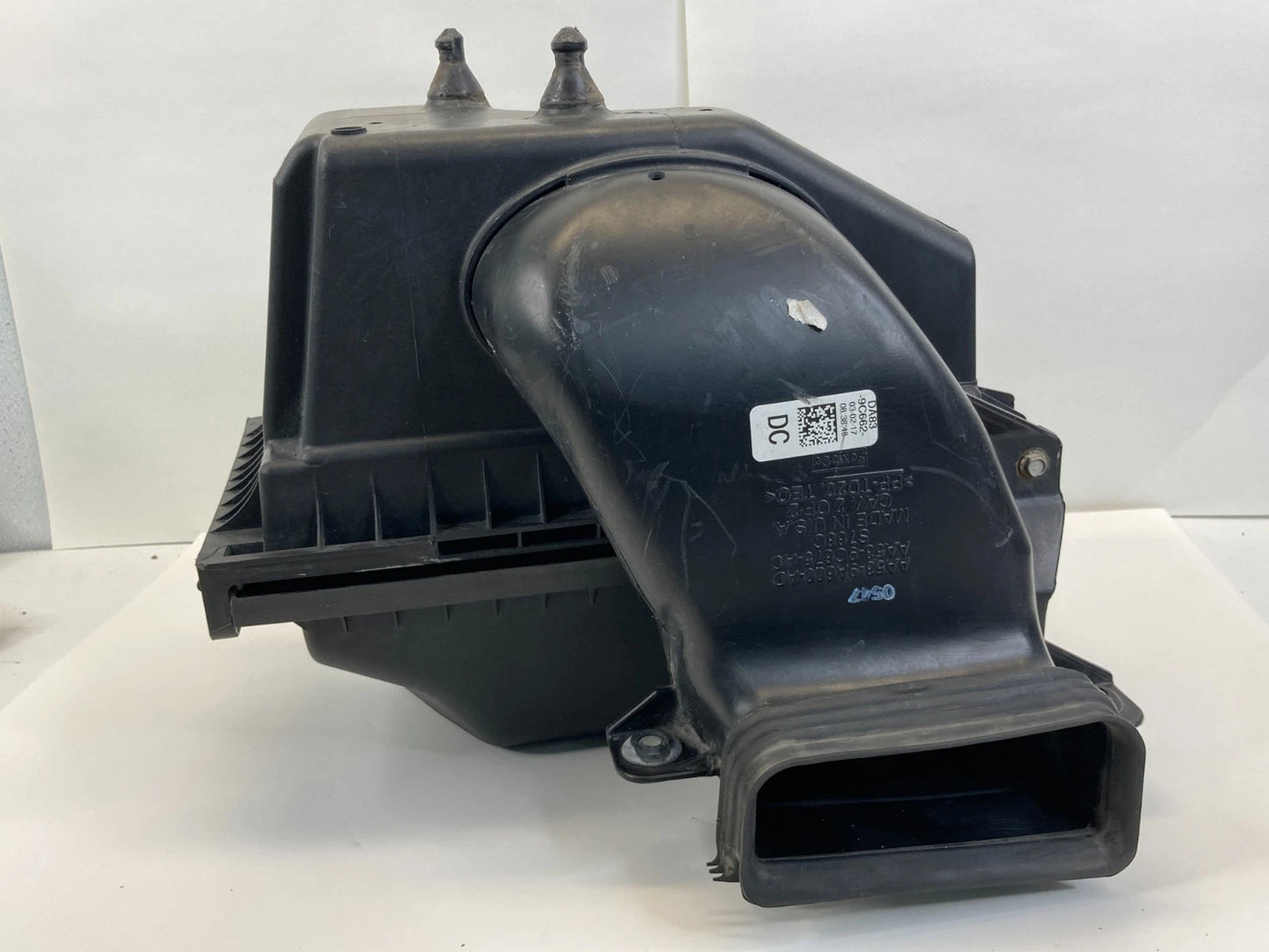 2013-2019 Ford Police Interceptor Sedan Engine Air Cleaner Intake Filter Box OEM