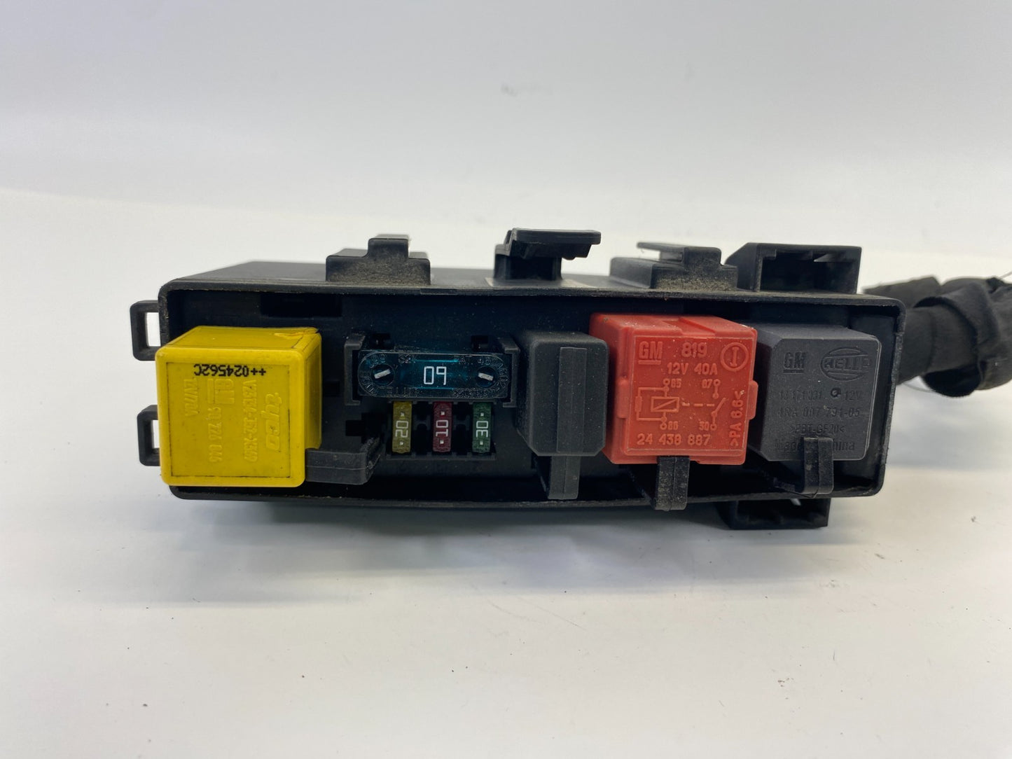 2003-2011 Saab 9-3 Engine 2.0L Fuse Box Relay Module Bracket Grommet 12788777