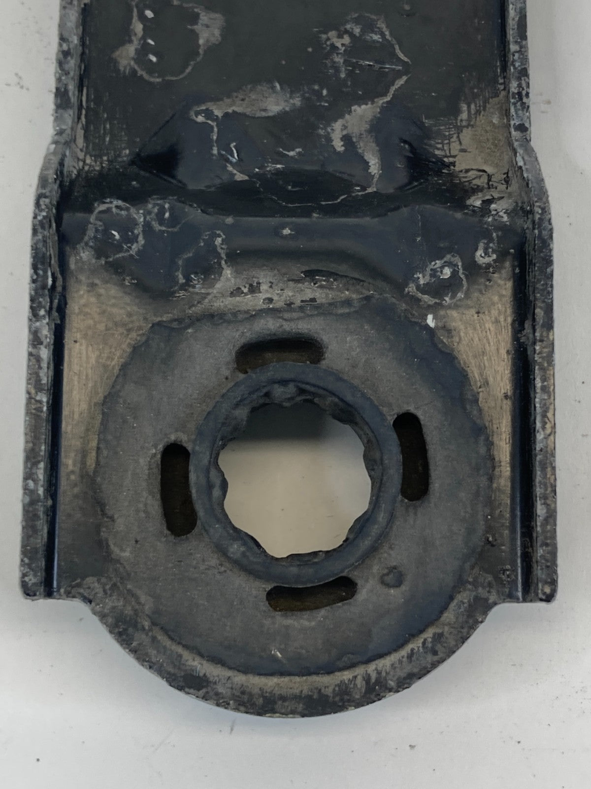 1998-2002 Lincoln Town Car Mount Radiator Upper Bracket Mount Pair Set