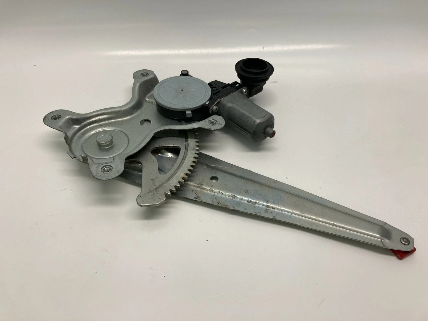 2007-2014 TOYOTA YARIS SEDAN REAR LEFT WINDOW REGULATOR W/ MOTOR 85710-35180 OEM