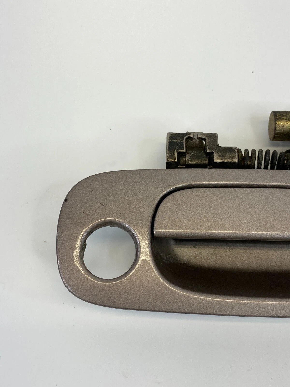 1998-2002 TOYOTA COROLLA FRONT RIGHT PASSENGER EXTERIOR DOOR HANDLE 69210-02040