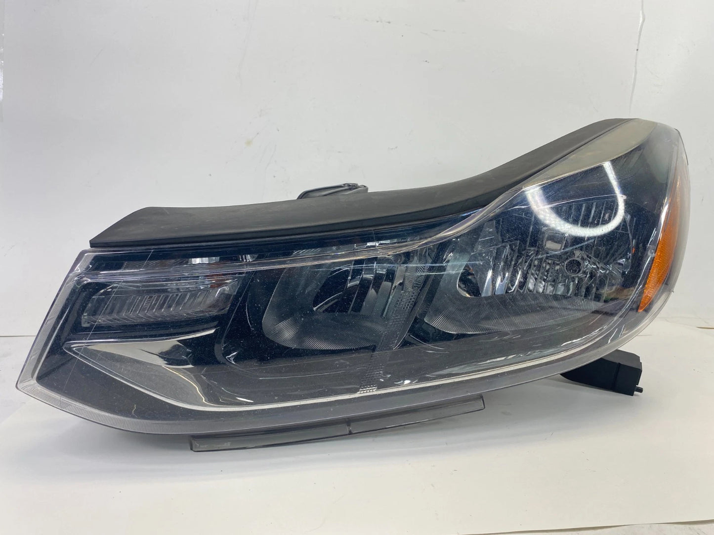 2017-2022 Chevrolet Traverse Left Driver Side Headlight Halogen Assy 42771351