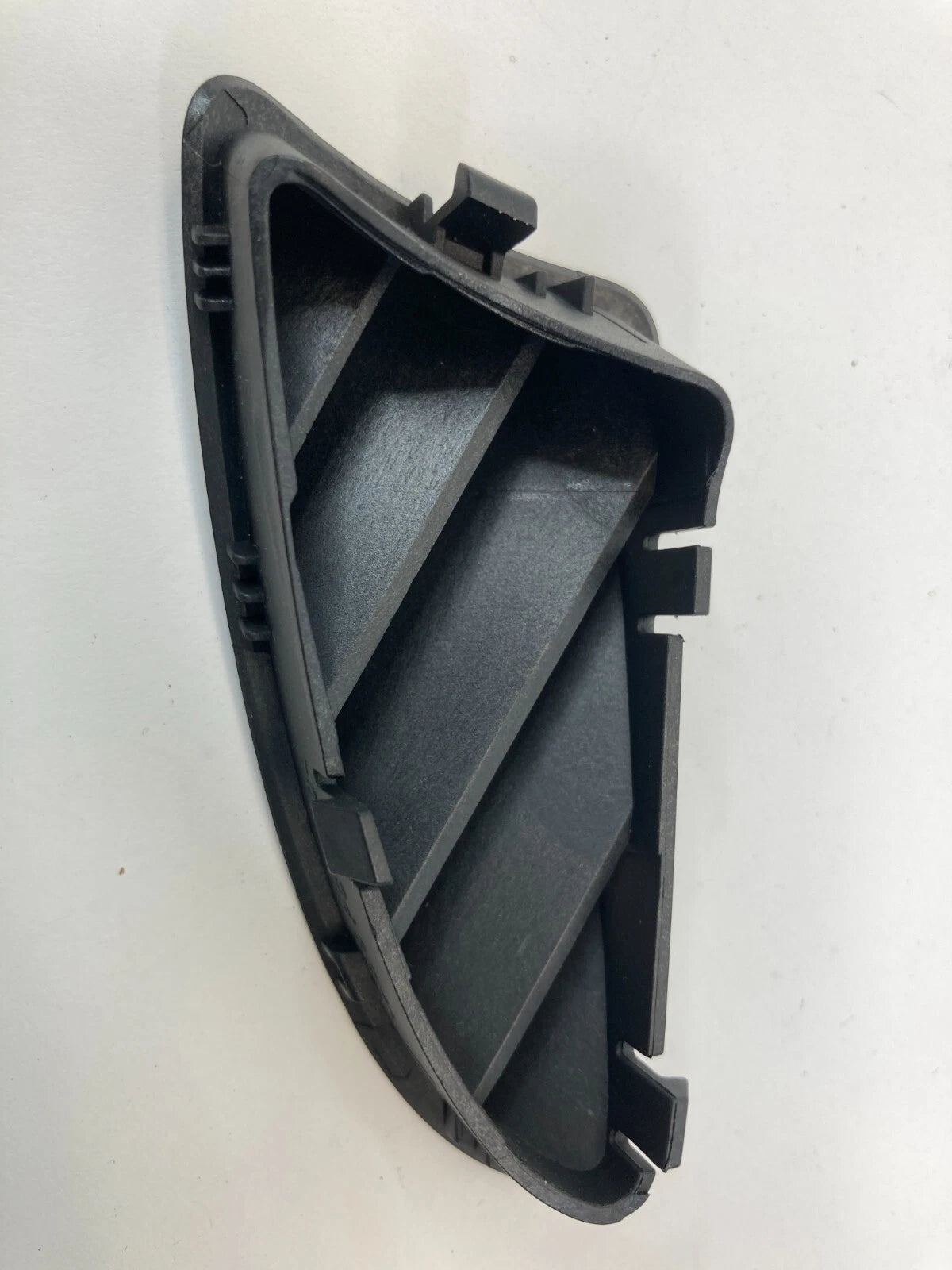 2009-2017 VOLKSWAGEN TIGUAN FRONT LEFT SIDE DASH UPPER DEFROST AIR VENT GRILLE