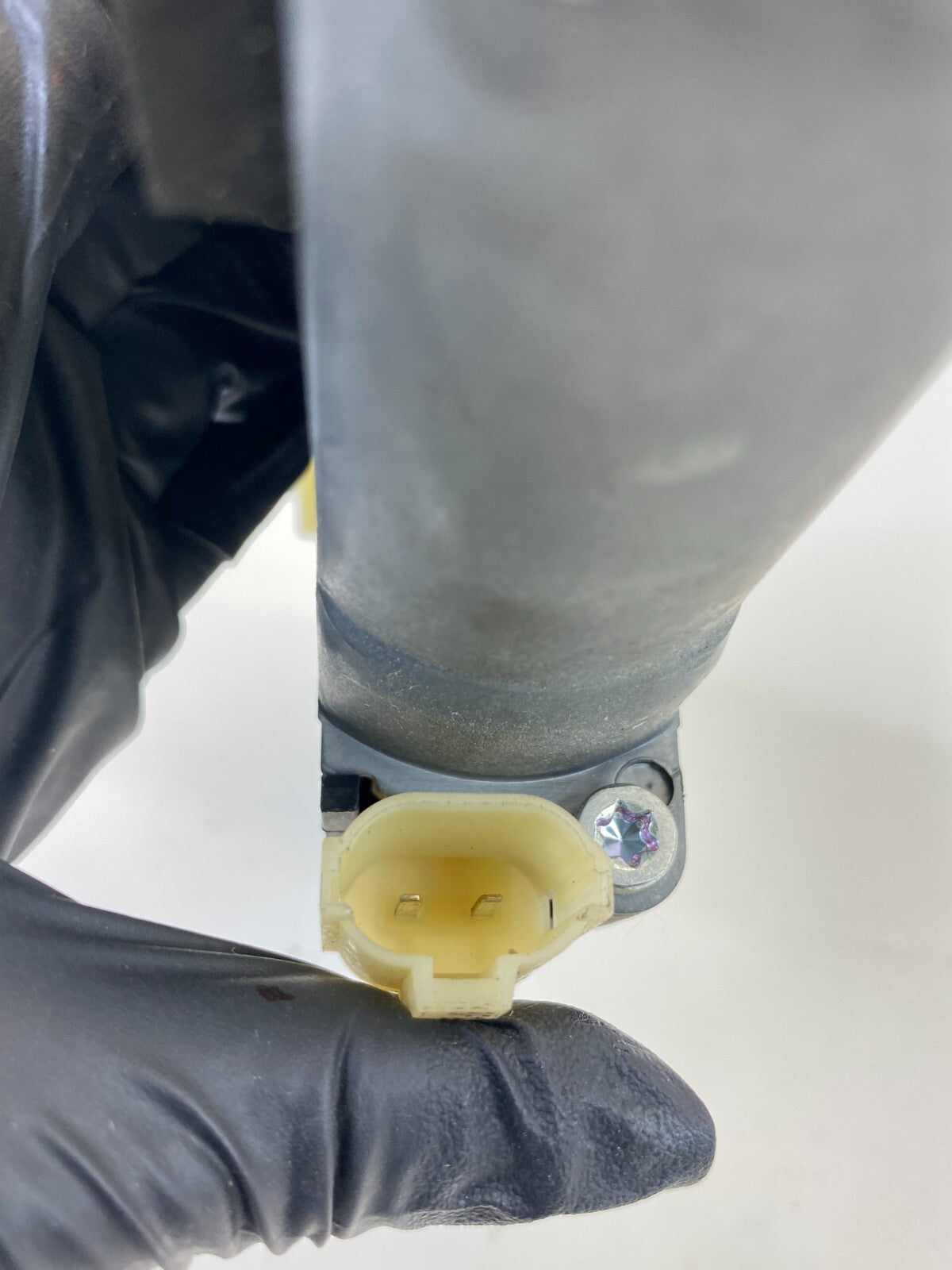 2009 2010 2011 Kia Borrego Rear Left Back Door Power Window Motor OEM