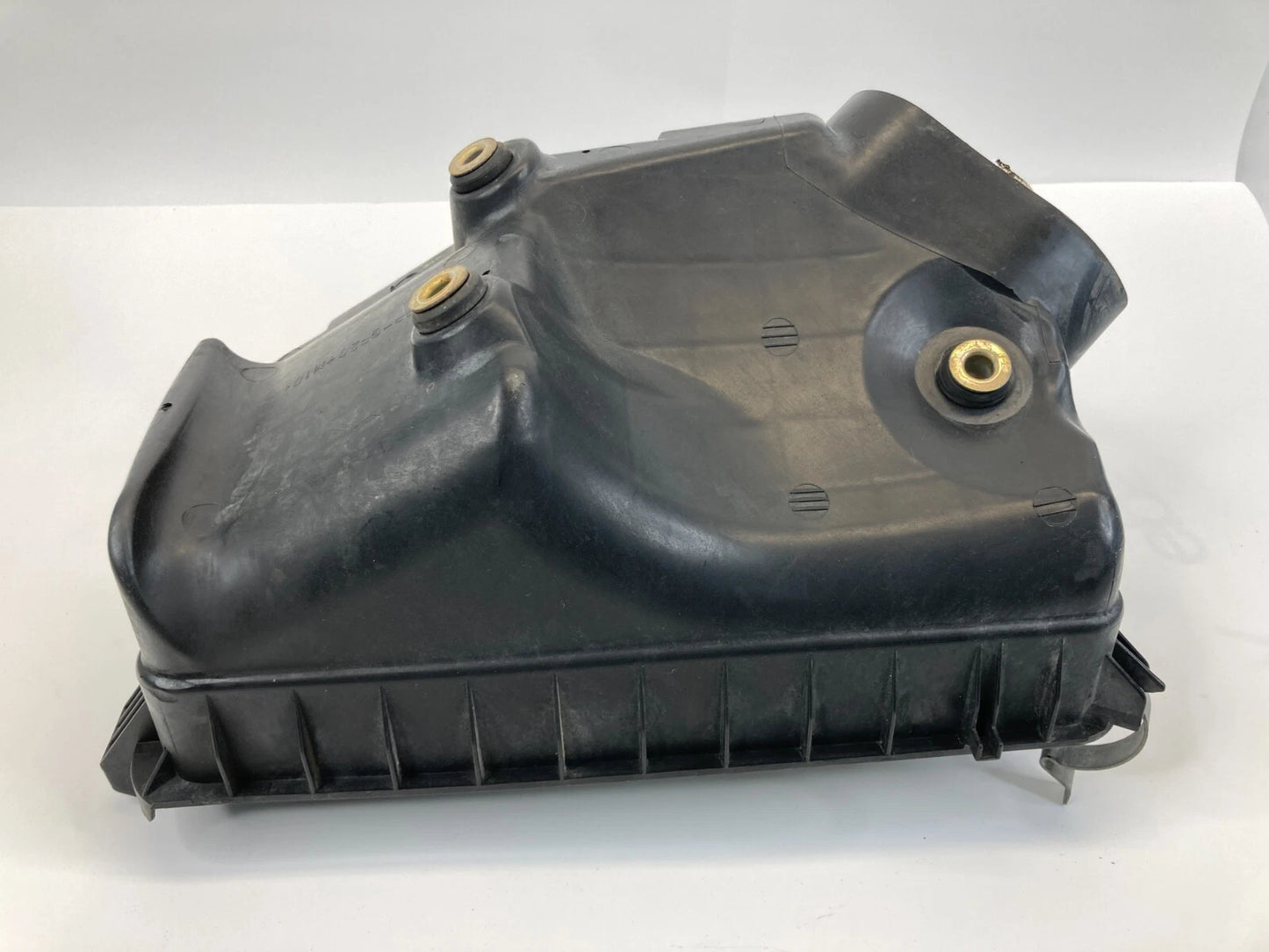2002 2003 TOYOTA SOLARA 2.4L L4 AIR INTAKE CLEANER BOX LOWER COVER BOTTOM TRIM