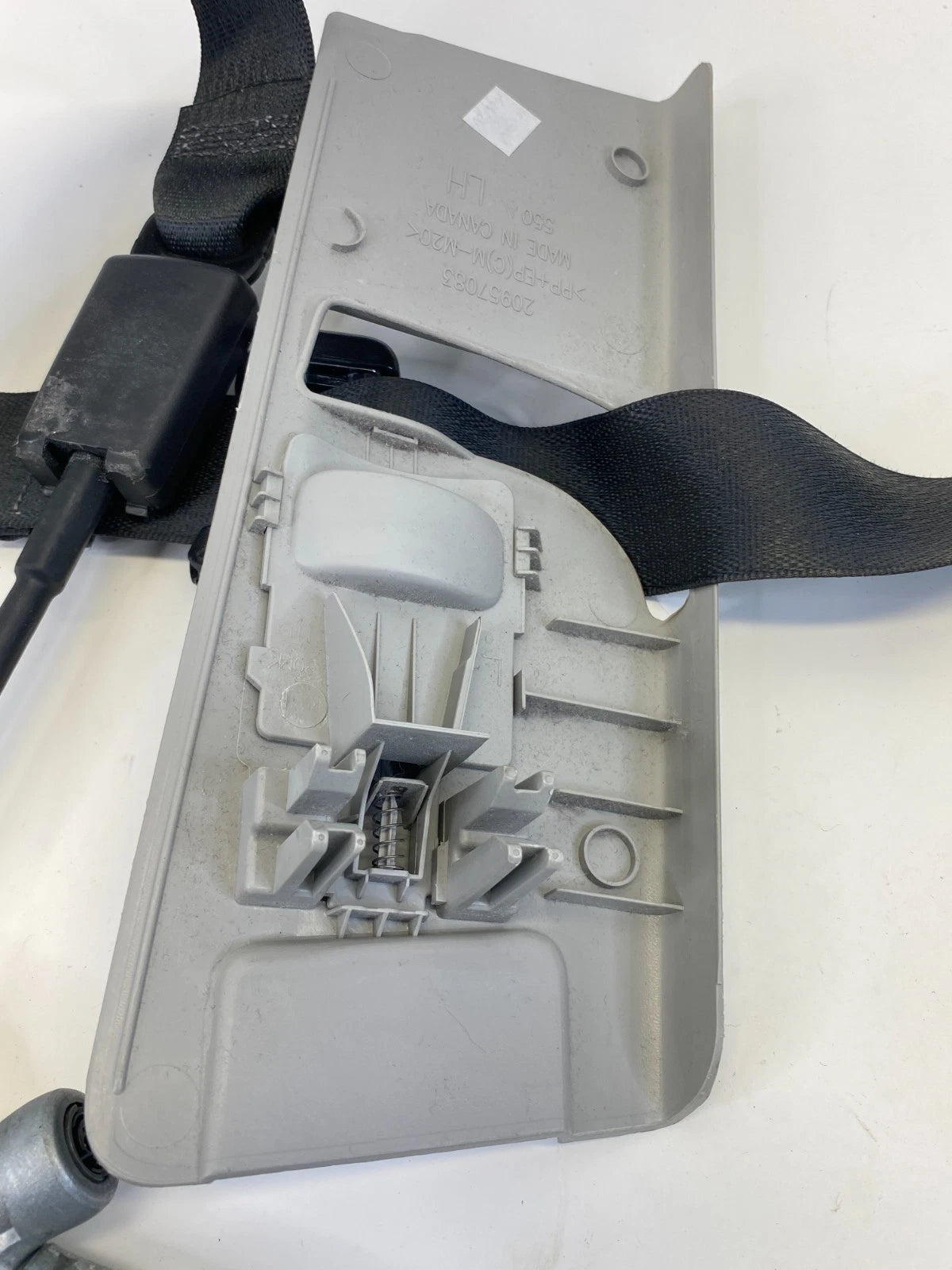 2010-2017 CHEVROLET EQUINOX FRONT LEFT DRIVER SIDE SEAT BELT RETRACTOR OEM