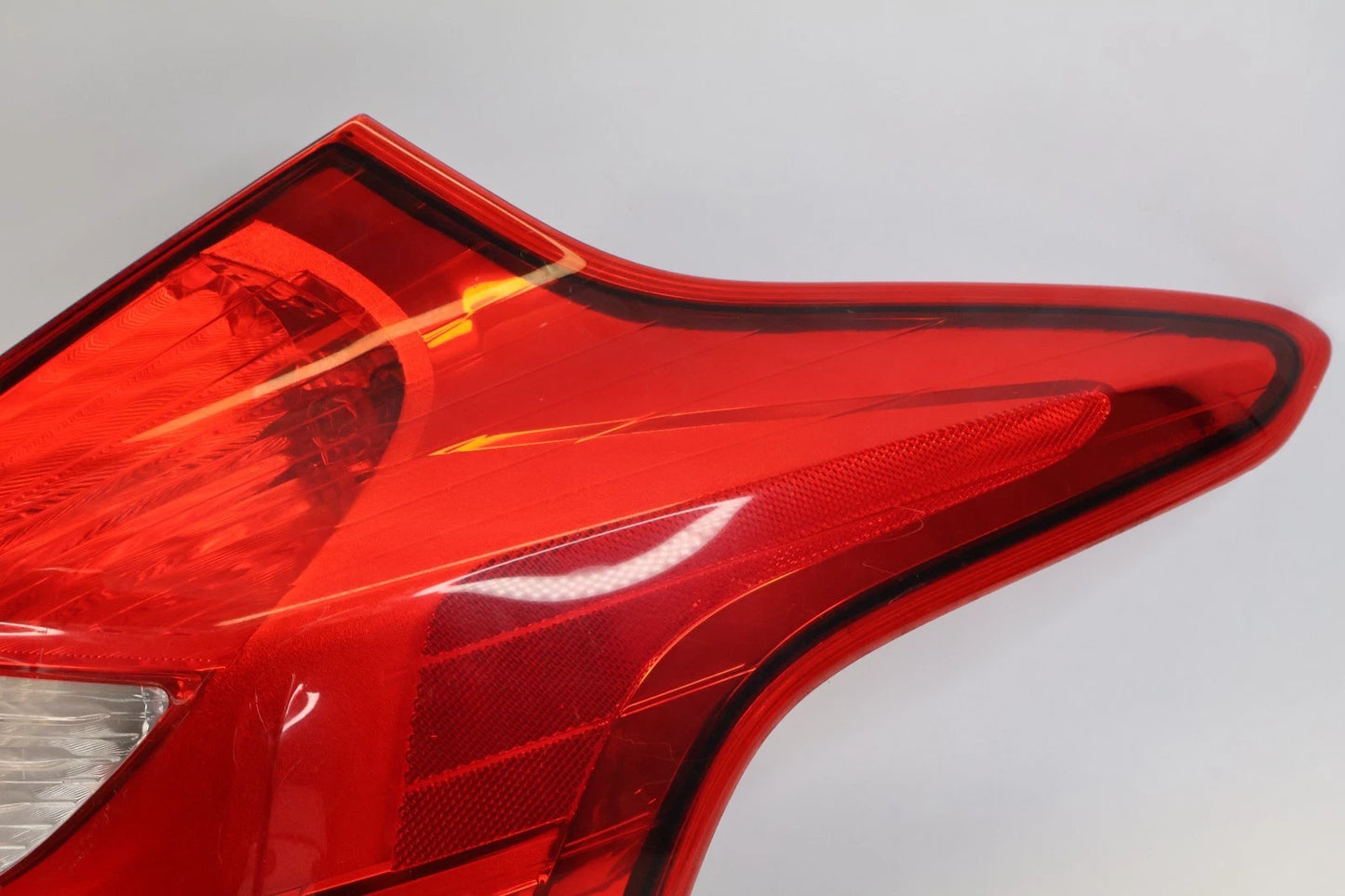 2012-2014 FORD FOCUS HATCHBACK REAR RH PASSENGER BRAKE TAILLIGHT TAIL LAMP OEM