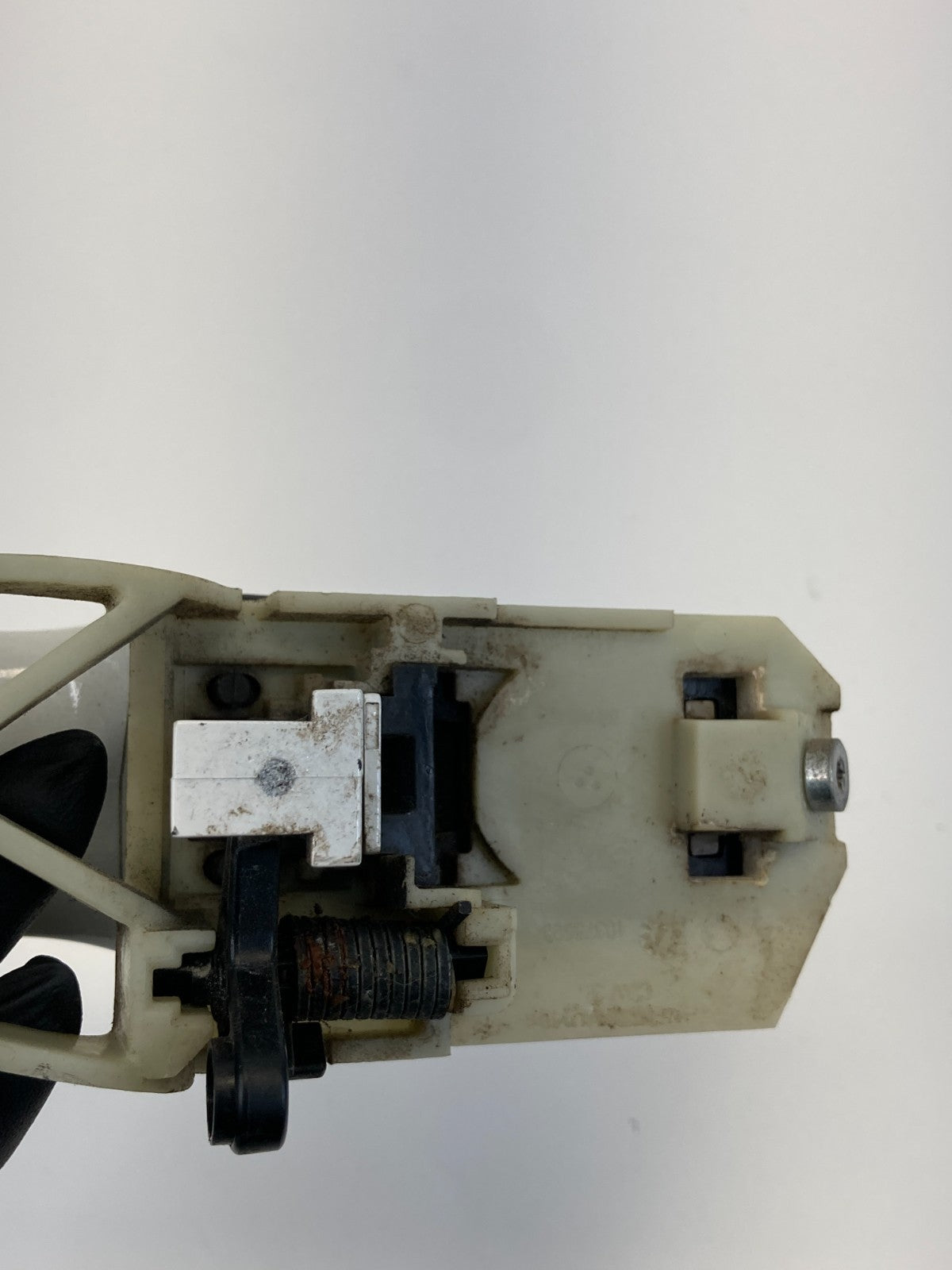 05-10 Pontiac G6 Rear Left Side Exterior Door Handle Assembly 8554 White OEM