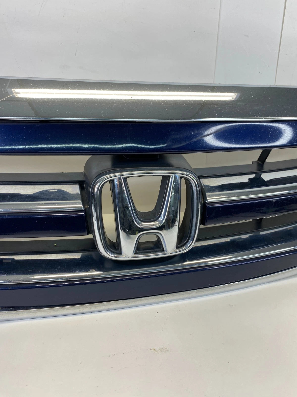 2005-2007 HONDA ODYSSEY FRONT BUMPER UPPER GRILL GRILLE ASSY 71121-SHJ-A010 OEM