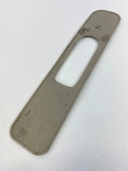 06 07 SATURN VUE FRONT LEFT SIDE B-PILLAR SEAT BELT ADJUTER TRIM COVER 10396936